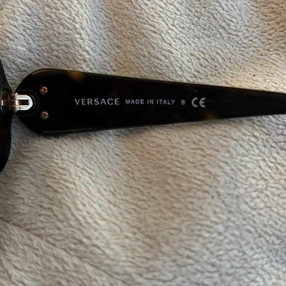 Versace Sunglasses - Authentic! - Picture 4 of 4